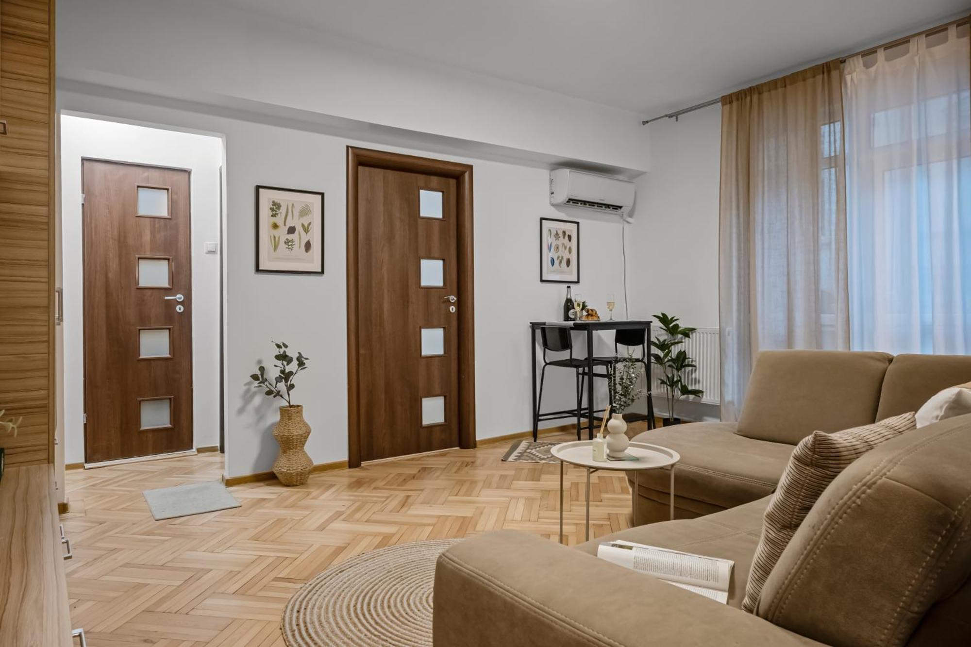 Earthy Escape - Central Apt With Balcony Bucarest Esterno foto