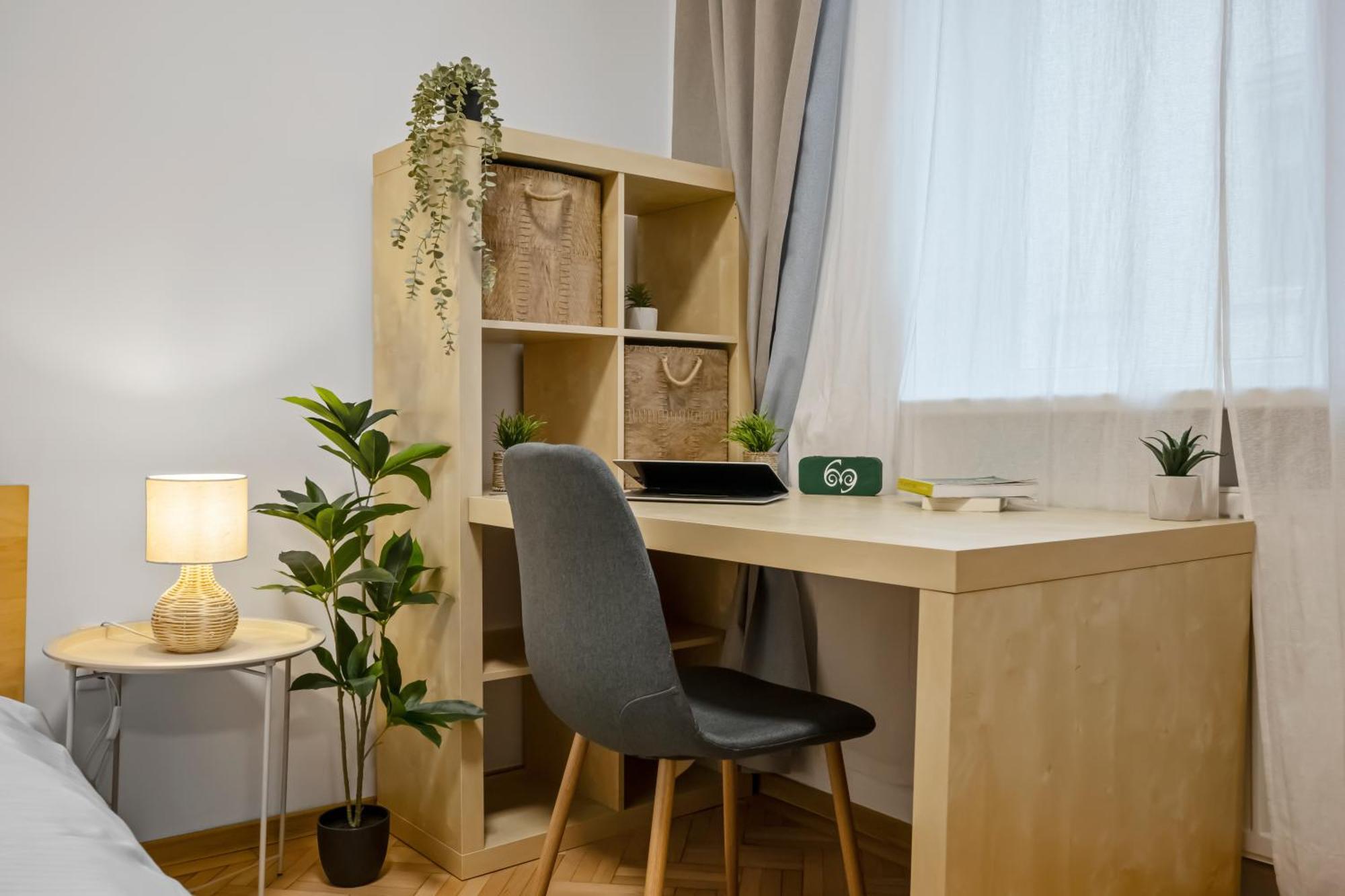 Earthy Escape - Central Apt With Balcony Bucarest Esterno foto